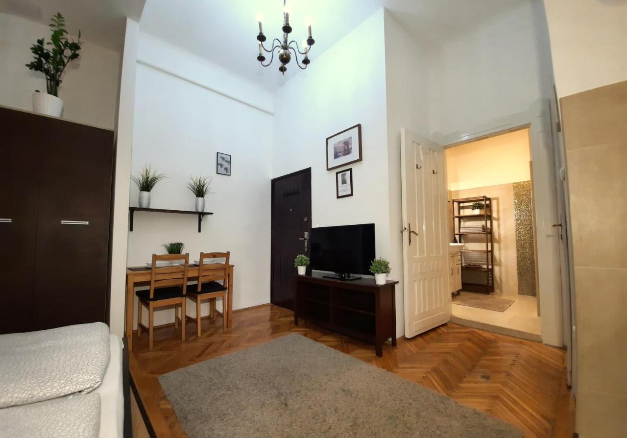 Central Gold Apartment บูดาเปสต์ ภายนอก รูปภาพ