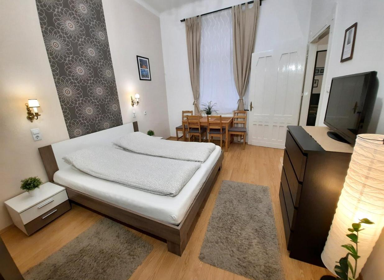 Central Gold Apartment บูดาเปสต์ ภายนอก รูปภาพ