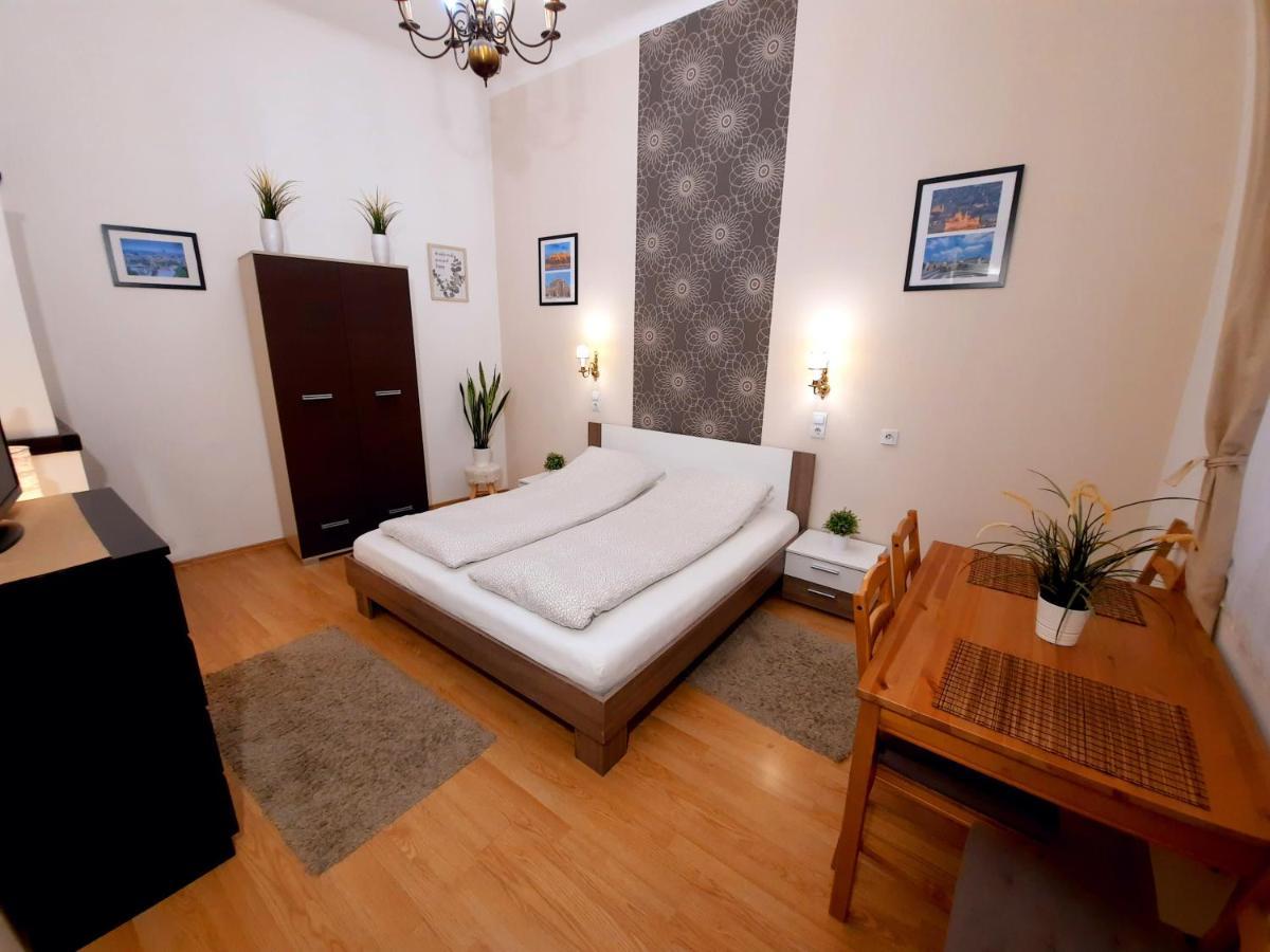 Central Gold Apartment บูดาเปสต์ ภายนอก รูปภาพ